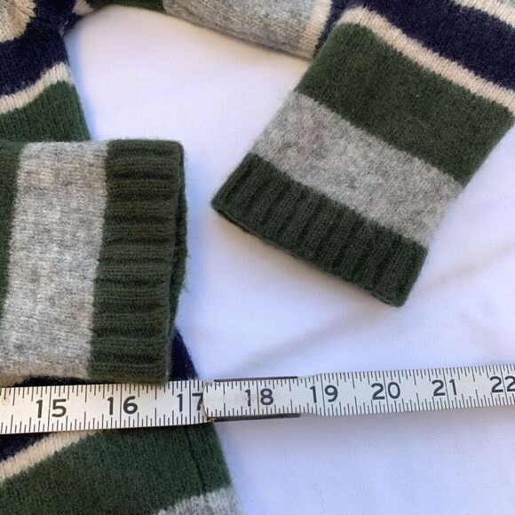 American Eagle 100% Lambswool Women’s Sweater Med Small Green Crew Neck Striped - Picture 8 of 9